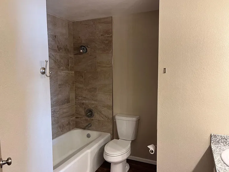5418 46th St — Photo 12