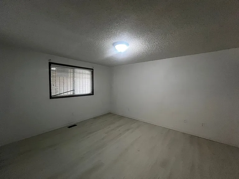 Adorable 2 Bedroom in Lynden! — Photo 16