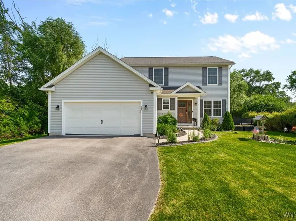 720 N Star Rd, Elma, NY 14052