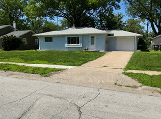 7602 Parker St, Omaha, NE 68114
