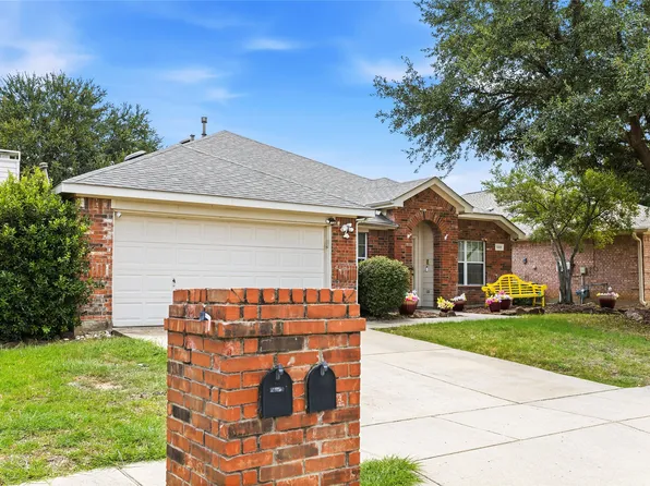 1320 Cattle Crossing Dr, Fort Worth, TX 76131