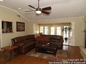4th image of 4002 Sylvanoaks Dr