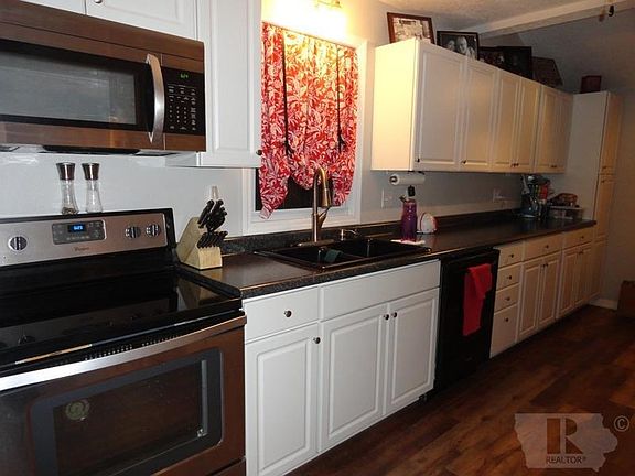 3rd image of 452 N 9th St