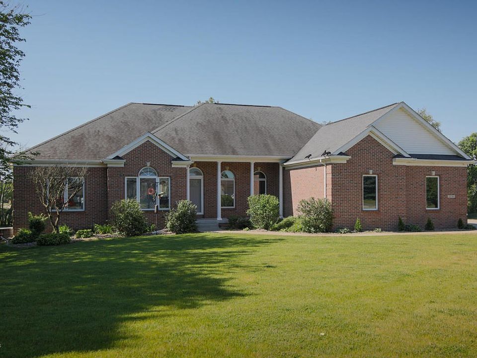 25741 Trestle Creek Ave-101