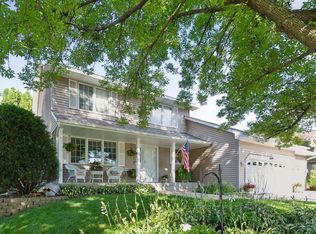 8695 Flamingo Dr, Chanhassen, MN 55317