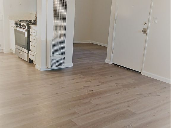 5th image of 13514 Lemoli Ave #4194591