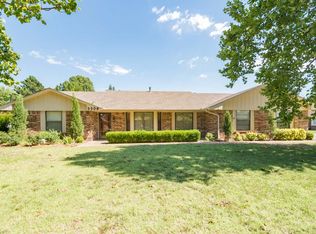 3309 Barn Swallow Rd, Enid, OK 73703