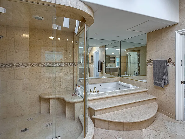 4414 Park Mallorca — Photo 18