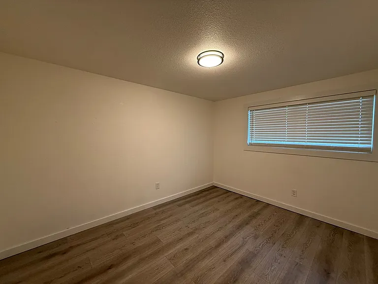 925 Avenue G — Photo 14