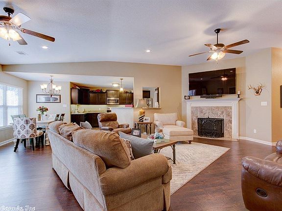 3rd image of 143 Cambridge Dr