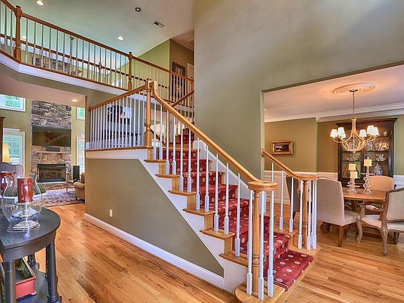 3rd image of 122 Fulton Farms Ln