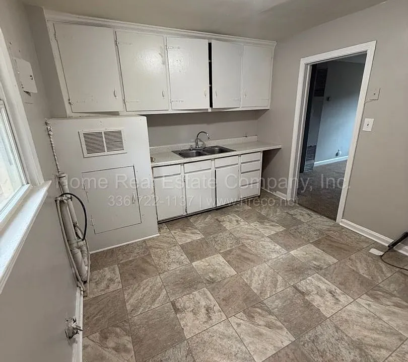 1447 Clark Ave #A