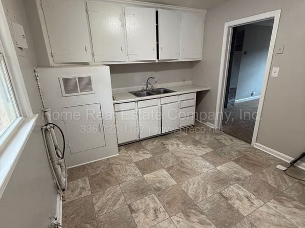 1447 Clark Ave APT A
