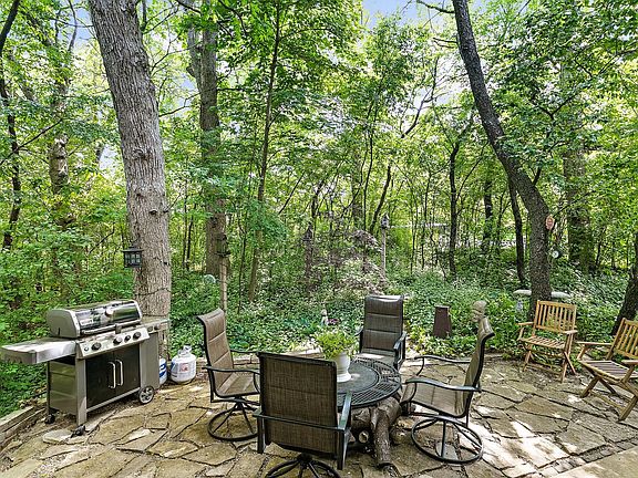 2nd image of 1394 Laurel Oaks Dr