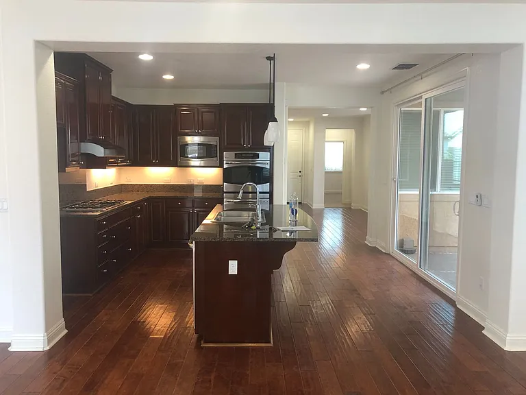 3651 Rosecrest Cir — Photo 4
