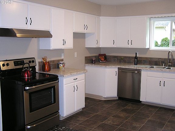 5th image of 1202 E 40th Ave