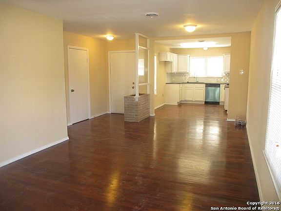 4th image of 7822 N McCullough Ave