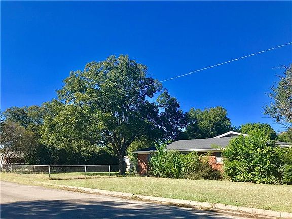 3rd image of 10916 Blythe Ct