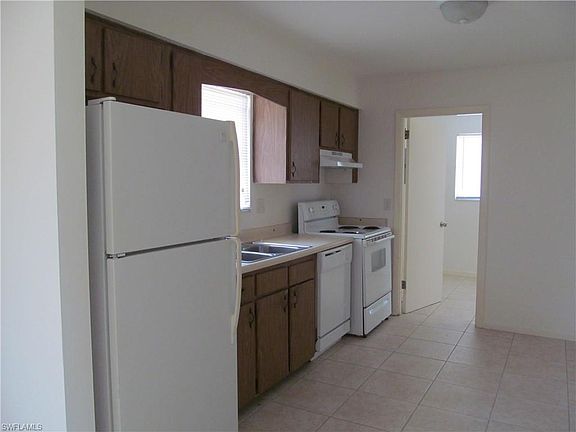 4th image of 1326 Farmdale St