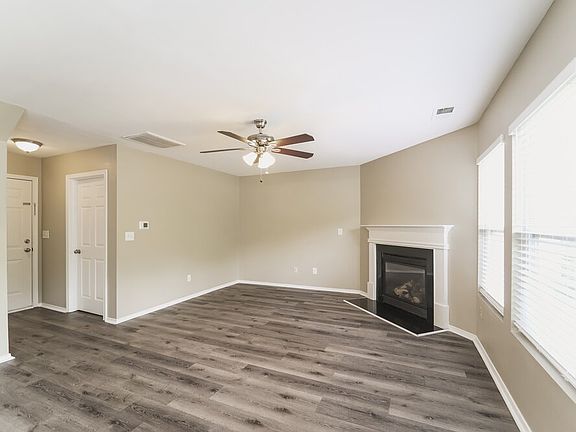 5th image of 3804 Larkhaven Village Dr