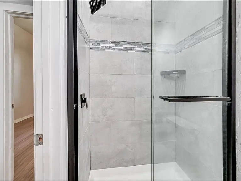 410 S 7th St — Photo 3