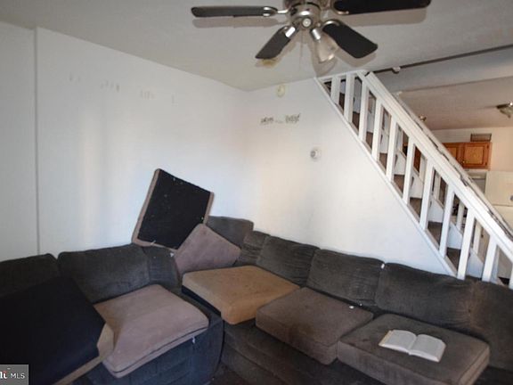 4th image of 402 N Monroe St