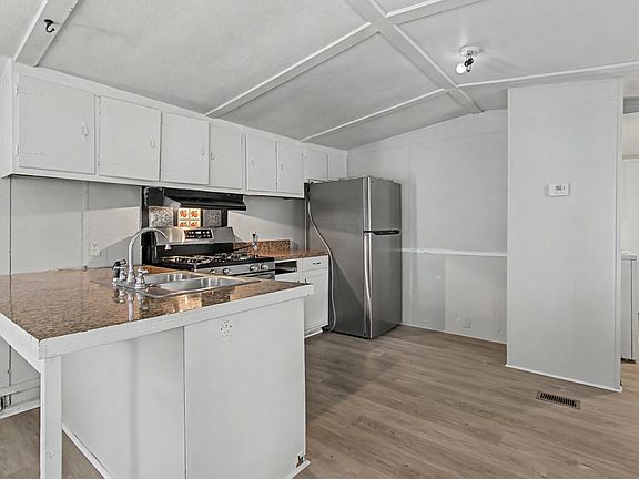 5th image of 1090 Old Sunbury Rd #28