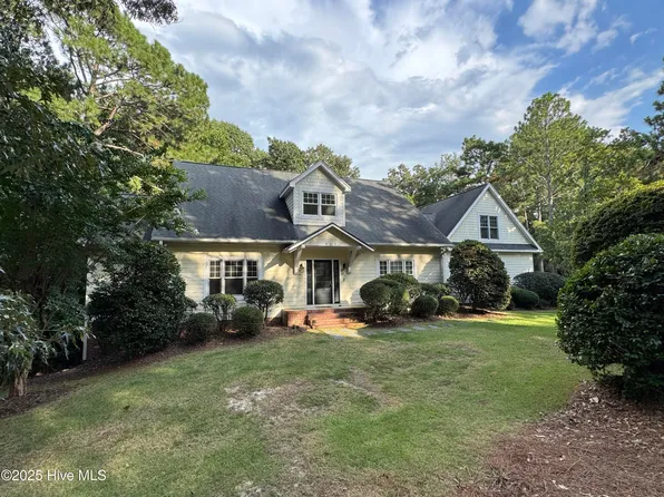 905 Sandavis Road, Southern Pines, NC 28387