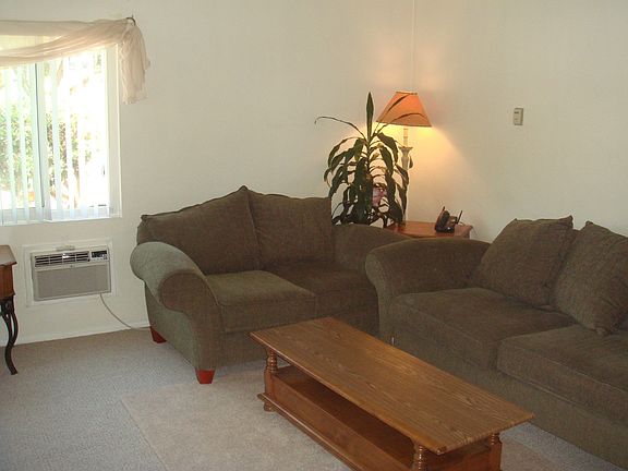 4th image of 8417 Fresno Ave