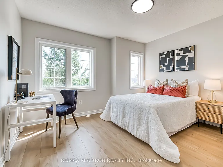 2554 Bur Oak Ave — Photo 25