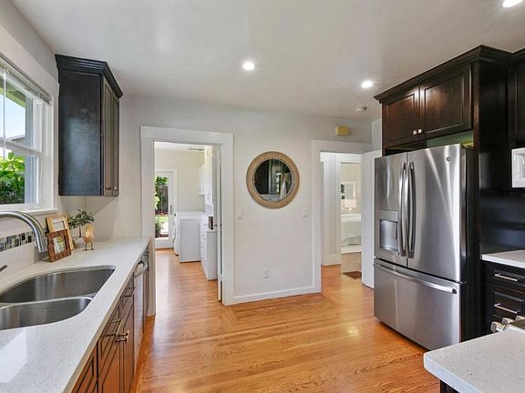 4th image of 1129 Juanita Ave