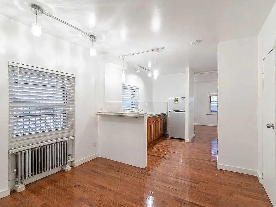 59 5th Ave #3B