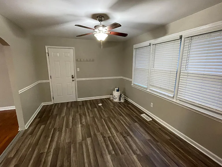 1312 E Harper Ave — Photo 5