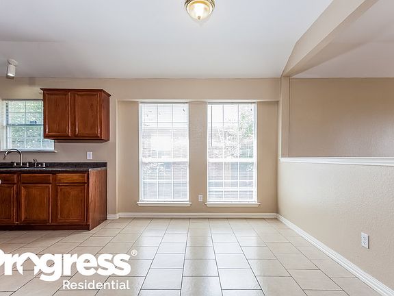 4th image of 1115 Edenbrook Dr