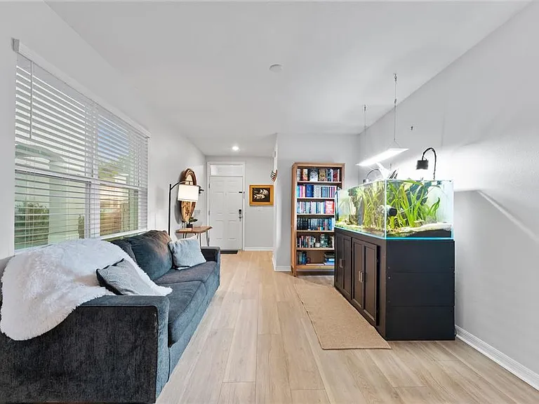 10918 Trailing Vine Dr — Photo 5