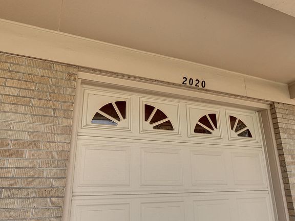 3rd image of 2020 Newport St