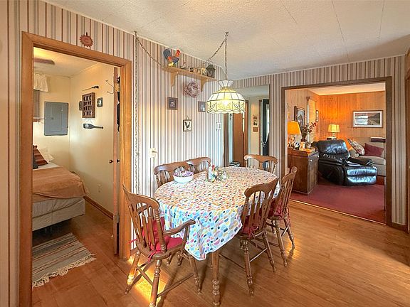 5th image of 10910 Gulden Ave NW