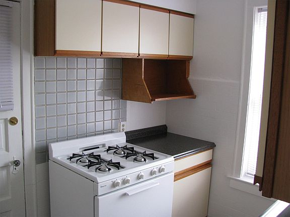 5th image of 7110 N Washtenaw Ave APT 2