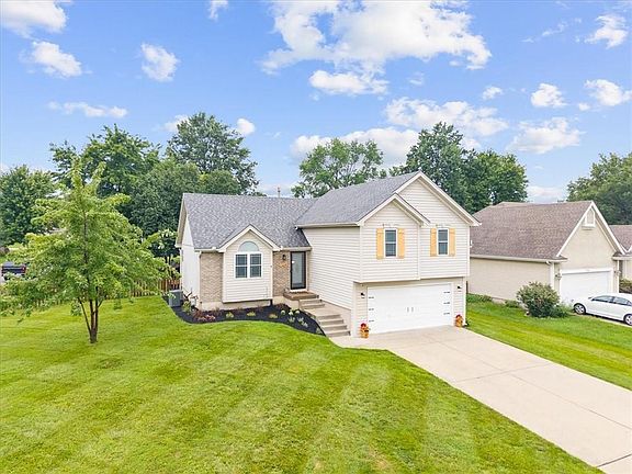 2nd image of 1104 Regency Dr