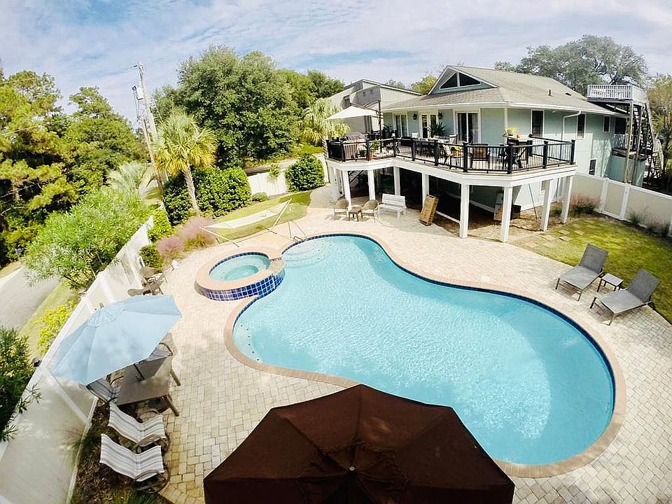 2nd image of 105 Exeter Dr