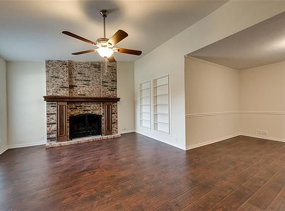 4th image of 2716 Oak Grove Dr