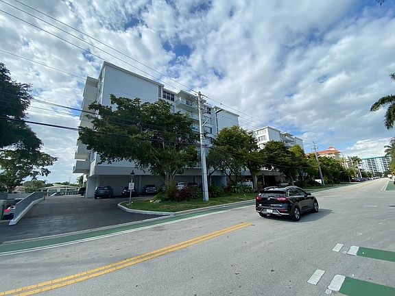 3rd image of 10000 W Bay Harbor Dr APT 20