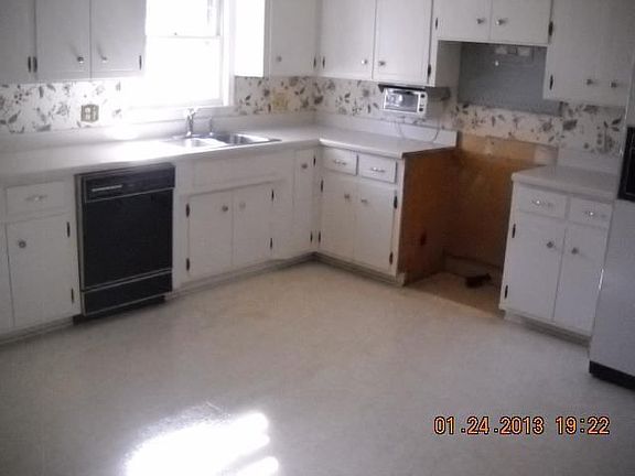 3rd image of 4716 Worden Dr
