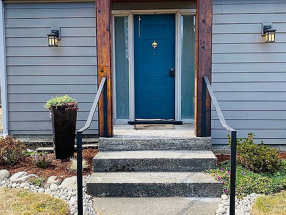 2nd image of 4220 49th Ave NE