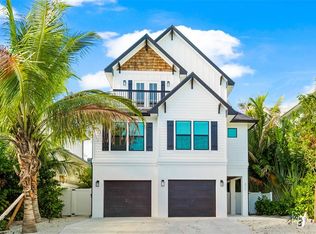 211 Grant Dr, Sarasota, FL 34236