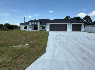 101 Sara AVE N, LEHIGH ACRES, FL 33971
