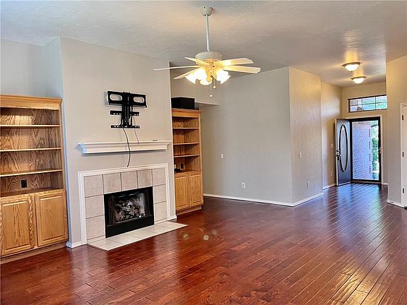 4th image of 901 SW 126th St