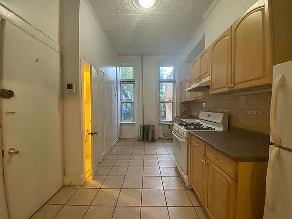 2nd image of 203 Greene Ave #1R