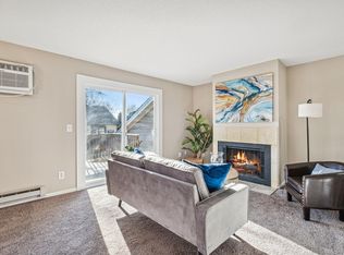 3 Somerset Dr, Waconia, MN 55387