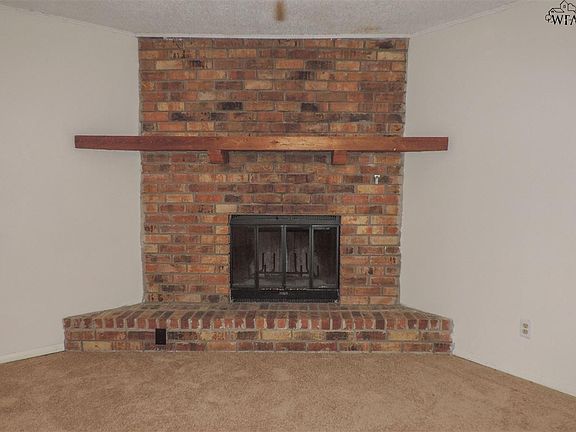 3rd image of 1805 Eden Ln